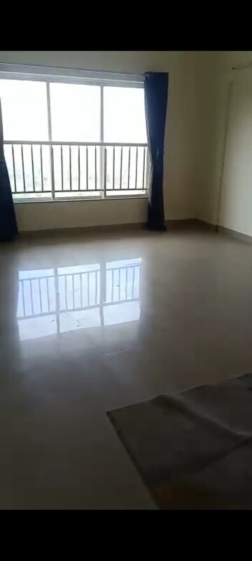 Room in 3.5 BHK Apartment at PRA The Lake District Phase I, Kondhwa – for Sale
