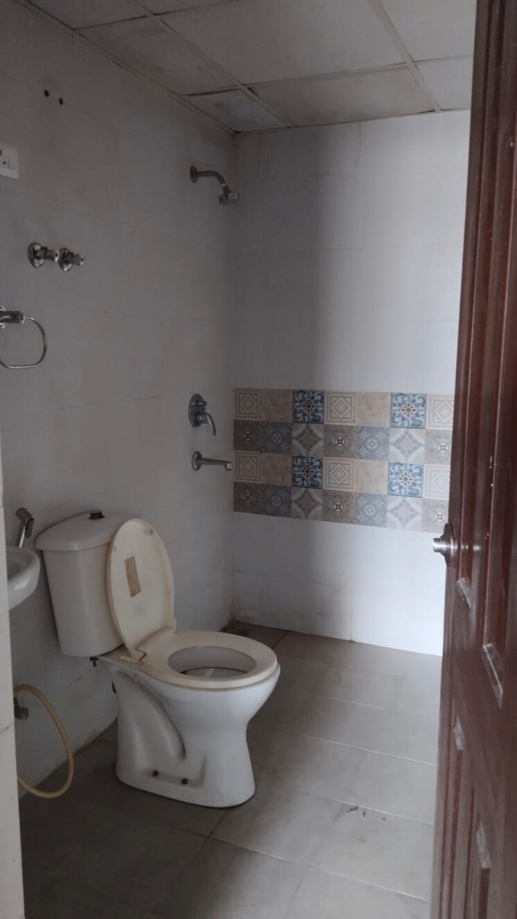Bathroom, hawelia-valencia-homes 2 Bedroom 935 Sq.Ft. Apartment In Sector 1 Greater Noida Greater Noida 8943871