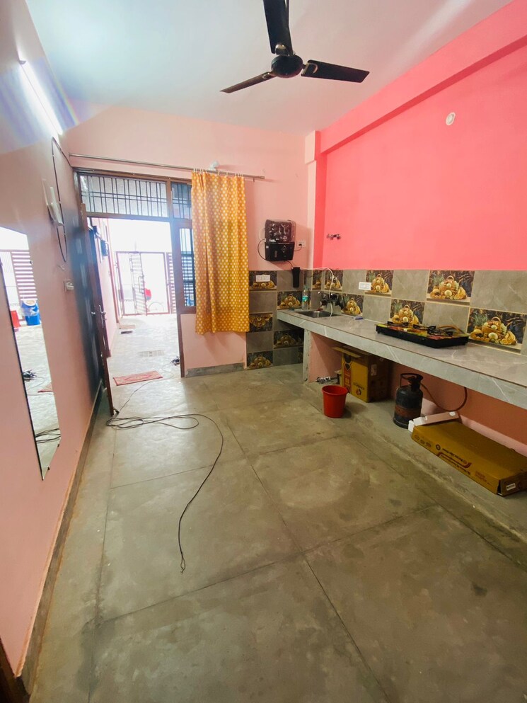 Room, gomti nagar Pg For Girls In Gomti Nagar 8943899