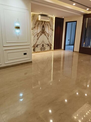 5 BHK Builder Floor For Rent in SS Southend Floors, South City 2