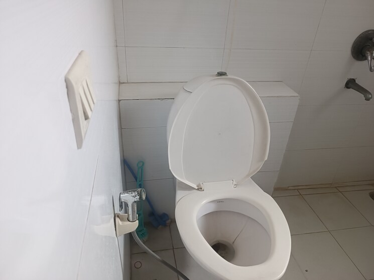 Bathroom, lotus-panache 2.5 Bedroom 1436 Sq.Ft. Apartment In Sector 110 Noida 8943922