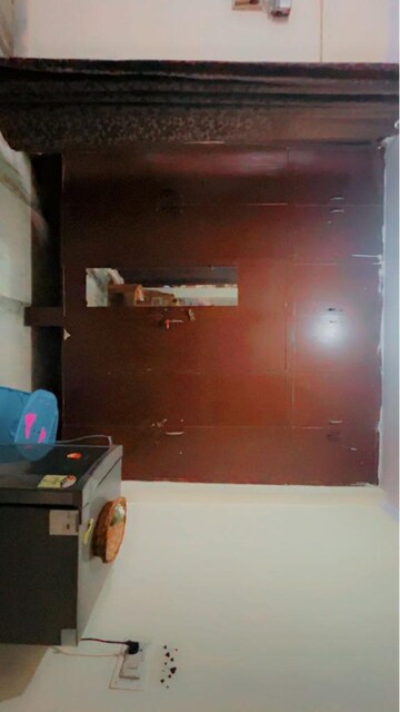 Furnished Amenities in 2.5 BHK Independent House at Rajat Vihar – for Rent