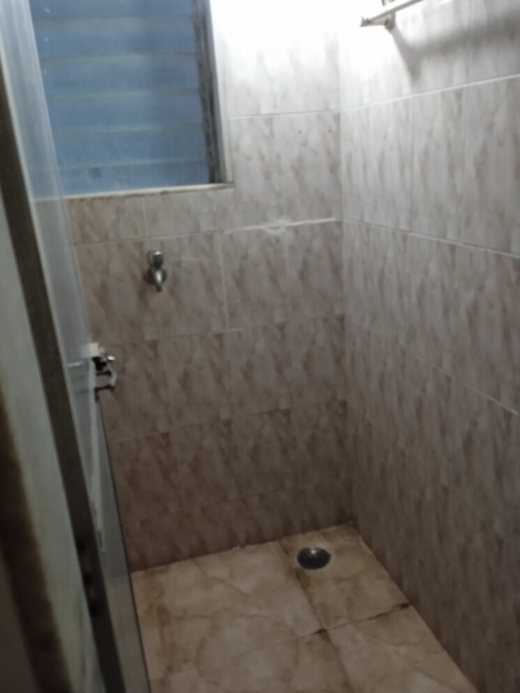 Bathroom, andheri west 1 RK 300 Sq.Ft. Apartment In Andheri West Mumbai 8943956