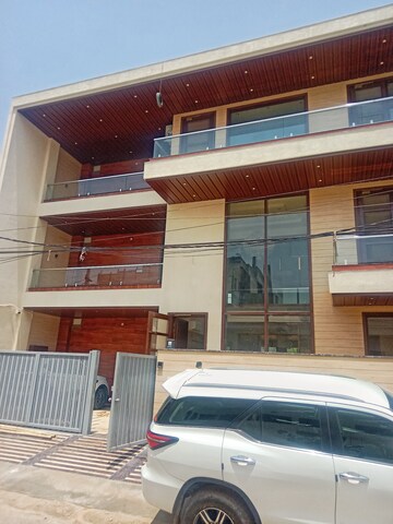 5 BHK Independent House For Sale in Sunder Nagar