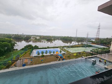 Swimming Pool in 2 BHK Apartment at Vyttila – for Sale