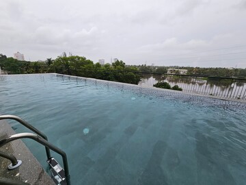 Swimming Pool in 2 BHK Apartment at Vyttila – for Sale