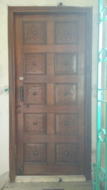 Furnished Amenities in 3.5 BHK Builder Floor at Barisha – for Sale