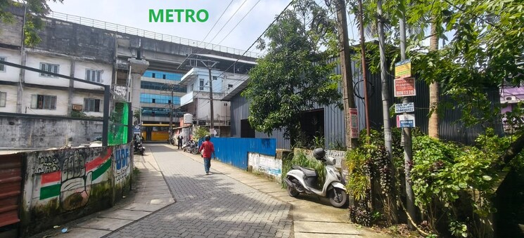  Parking, vyttila Commercial Warehouse 4600 Sq.Ft. In Vyttila Kochi 8943994