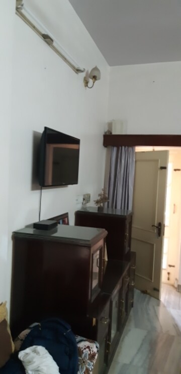 Room in 5 BHK Independent House at Malviya Nagar – for Sale