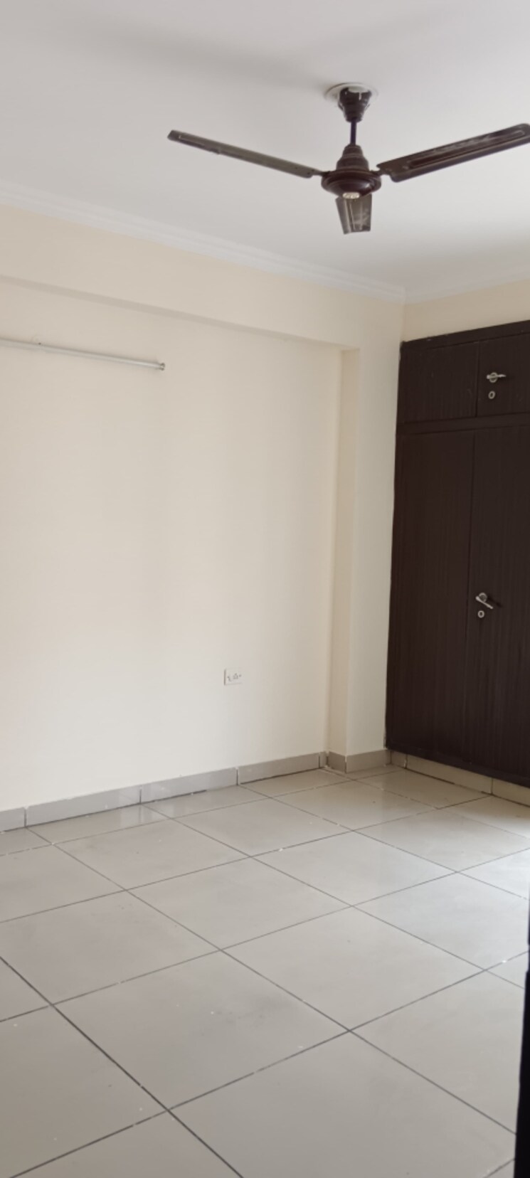 Room, amrapali-golf-homes 3 Bedroom 1115 Sq.Ft. Apartment In Sector 4 Greater Noida Greater Noida 8944004