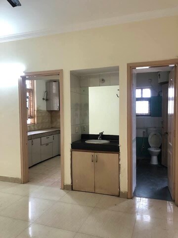 Room in 3 BHK Apartment at Raheja Teachers Apartments, Sector 31 – for Rent