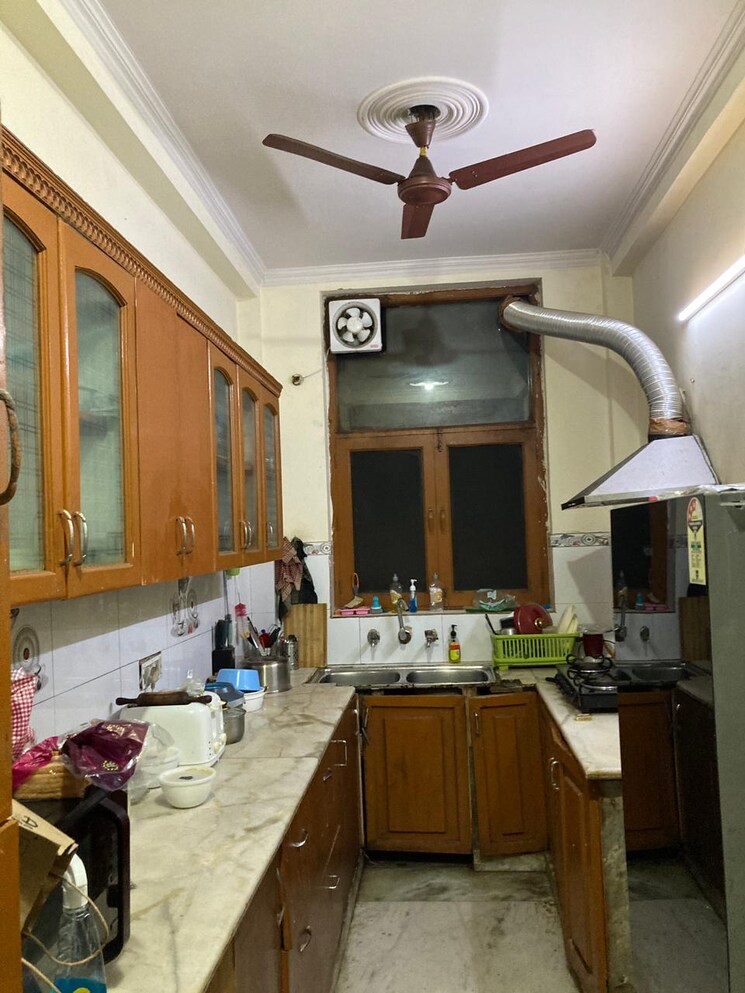 Kitchen, mayur vihar phase iii 3 Bedroom 1450 Sq.Ft. Apartment In Mayur Vihar Phase Iii Delhi 8944057