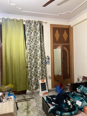 Living Room in 3 BHK Apartment at Mayur Vihar Phase Iii – for Rent