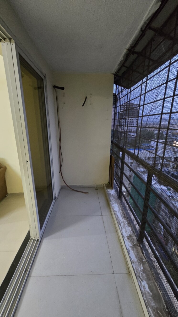 Balcony, mathura-vihar-chs 2 Bedroom 975 Sq.Ft. Apartment In Borivali West Mumbai 8944115