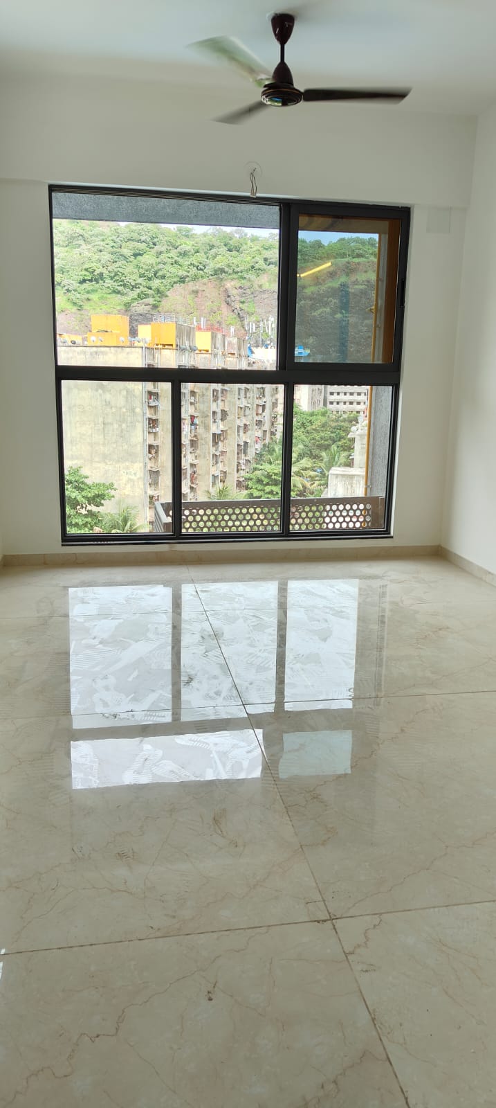 1 BHK Apartment For Rent in Hiranandani Regent Hill