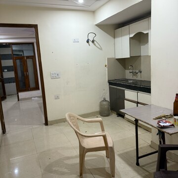 Living Room in 1.5 BHK Builder Floor at Sector 63a – for Rent