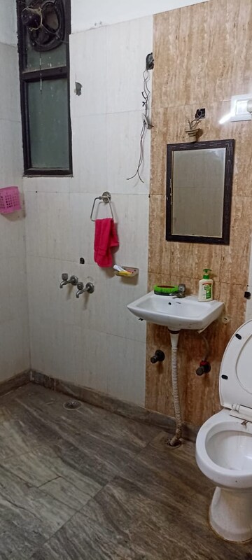 Bathroom in 1 BHK Builder Floor at Green Fields Colony – for Rent