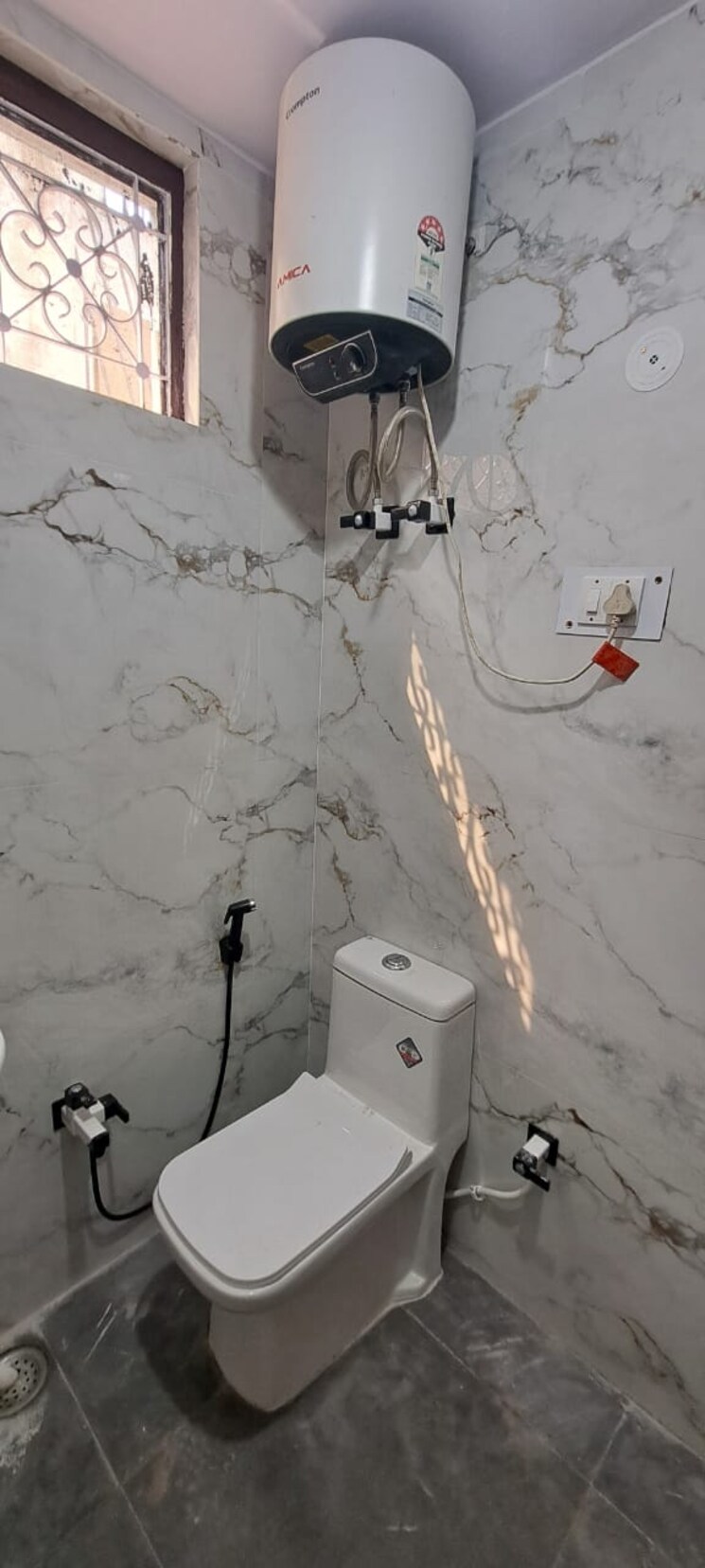 Bathroom, sector 55 1 Bedroom 960 Sq.Ft. Independent House In Sector 55 Noida 8944229