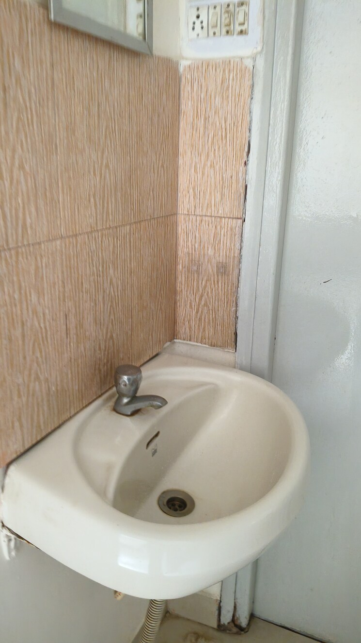 Bathroom, sai-datt-residency-baner 1 Bedroom 600 Sq.Ft. Apartment In Baner Pune 8944240