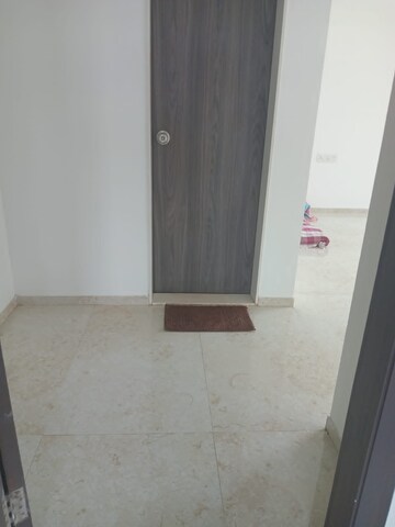 Room in 3 BHK Apartment at DLH Legacy, Juhu – for Rent