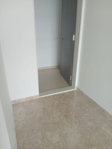 Room in 3 BHK Apartment at DLH Legacy, Juhu – for Rent