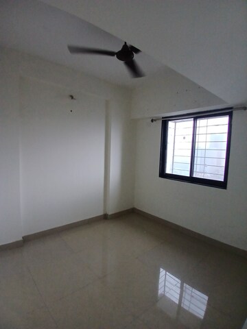 Room in 1 BHK Apartment at New Mhada Tower, Malad West – for Rent
