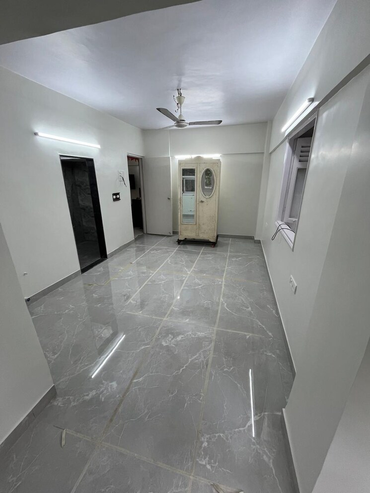 Bathroom, juhu 3 Bedroom 1200 Sq.Ft. Apartment In Juhu Mumbai 8944253
