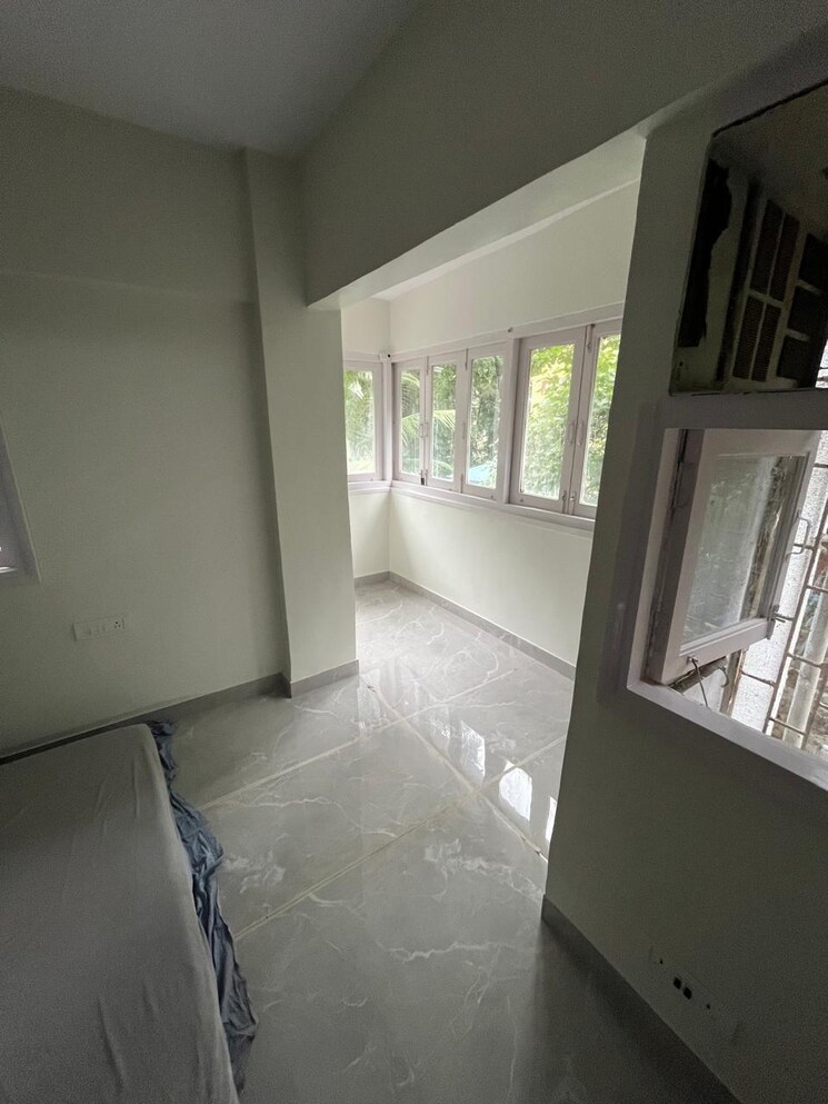 Room, juhu 3 Bedroom 1200 Sq.Ft. Apartment In Juhu Mumbai 8944253