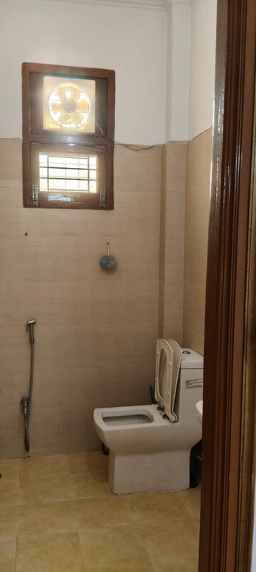 Bathroom in 2 BHK Apartment at Gomti Nagar – for Rent