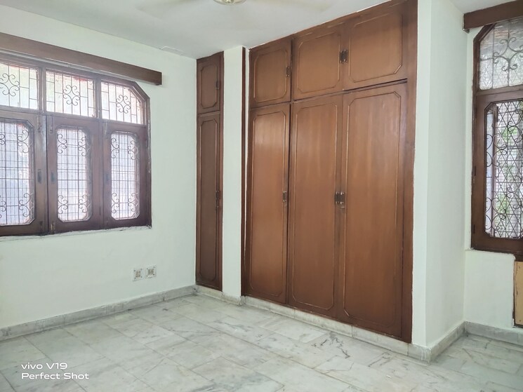 Room, lajpat nagar i 3 Bedroom 1800 Sq.Ft. Builder Floor In Lajpat Nagar I Delhi 8944357