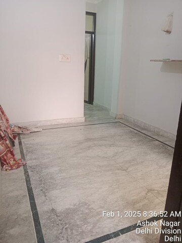 Room in 1.5 BHK Builder Floor at New Ashok Nagar – for Rent