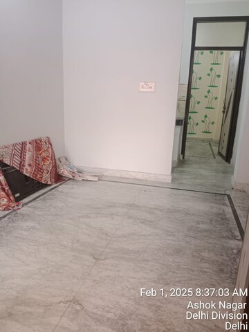 Room in 1.5 BHK Builder Floor at New Ashok Nagar – for Rent
