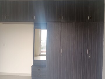 Room in 3 BHK Apartment at Pashmina Waterfront, Old Madras Road – for Rent