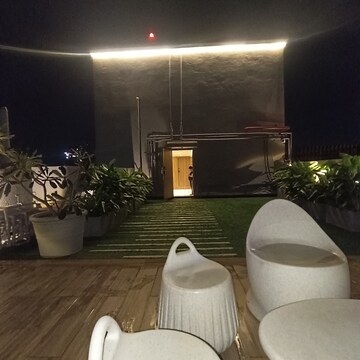 2.5 BHK Apartment For Rent in Prabhat Bageshree, Goregaon East