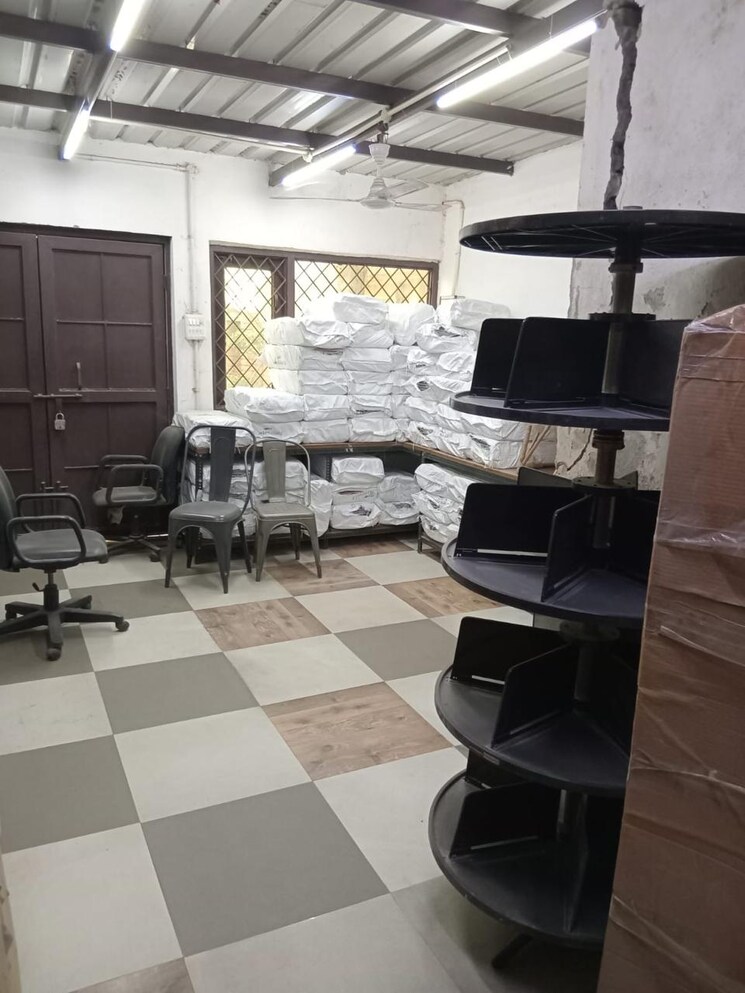 Team Area, sector 11 Commercial Warehouse 1500 Sq.Ft. In Sector 11 Noida 8944362