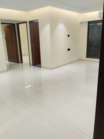 Room in 2 BHK Apartment at Andheri East – for Sale