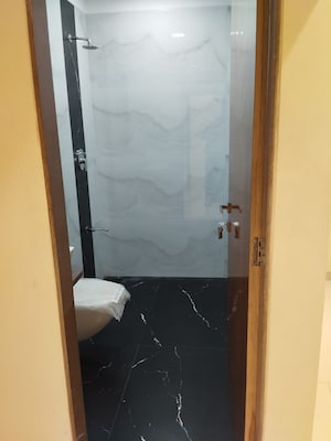 Bathroom in 2 BHK Apartment at Andheri East – for Sale