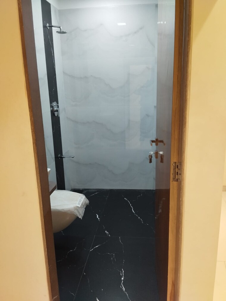 Bathroom, andheri east 2 Bedroom 675 Sq.Ft. Apartment In Andheri East Mumbai 8944429
