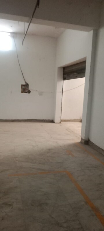 Room in  Industrial Plot at Sector 65 – for Rent