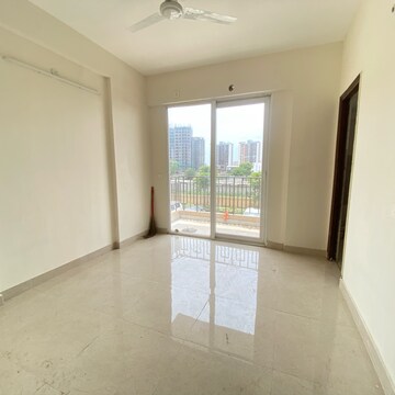 2 BHK Apartment For Sale in Signature Orchard Avenue 2, Hayatpur