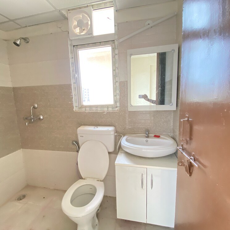 Bathroom, signature-orchard-avenue-2 2 Bedroom 617 Sq.Ft. Apartment In Hayatpur Gurgaon 8944428
