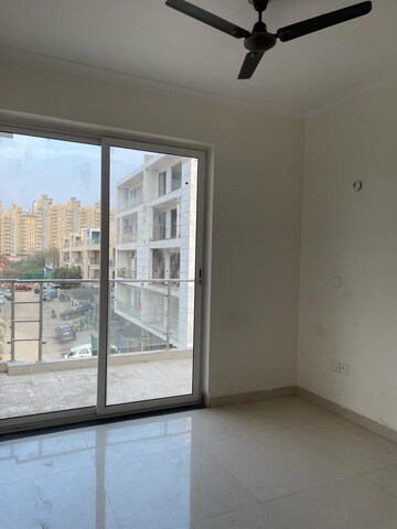Room in 4 BHK Apartment at Ansal API Esencia, Sector 67 – for Rent