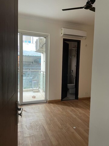 Room in 4 BHK Apartment at Ansal API Esencia, Sector 67 – for Rent