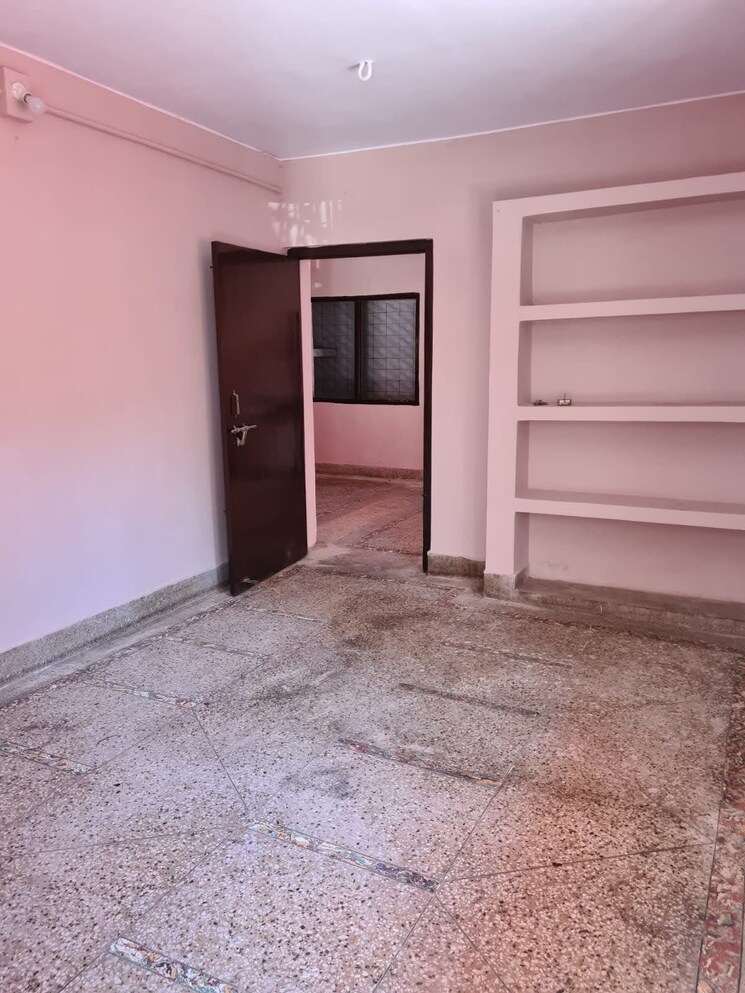 Room, lalpur 3 Bedroom 1300 Sq.Ft. Apartment In Lalpur Ranchi 8944427