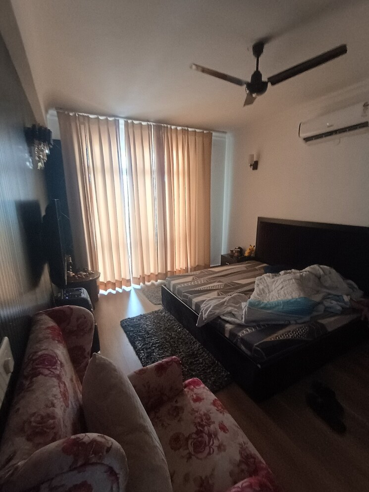 Living Room, raheja-vedaanta 3 Bedroom 2660 Sq.Ft. Apartment In Sector 108 Gurgaon 8944451