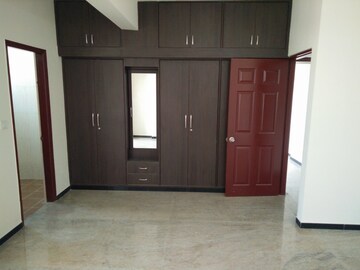 Room in 3 BHK Apartment at Kaypee Grandeur Indiranagar, Indiranagar – for Rent