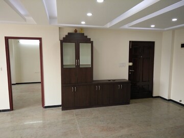 Room in 3 BHK Apartment at Kaypee Grandeur Indiranagar, Indiranagar – for Rent