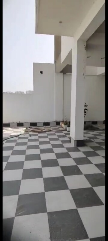 5 BHK Independent House For Sale in Wave City, Wave City