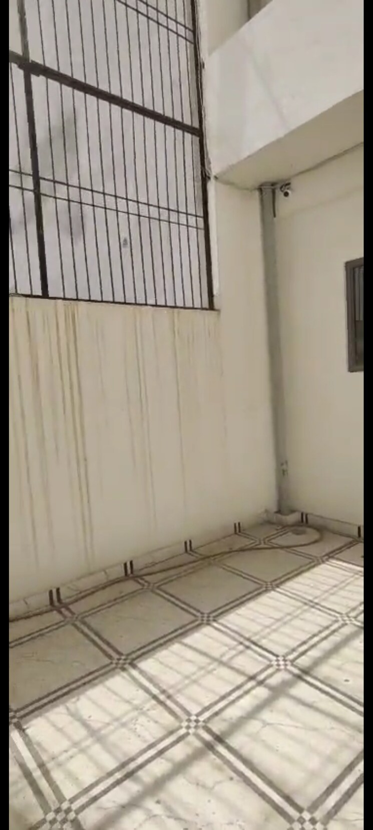 Room, wave-city 5 Bedroom 239 Sq.Yd. Independent House In Wave City Ghaziabad 8944474