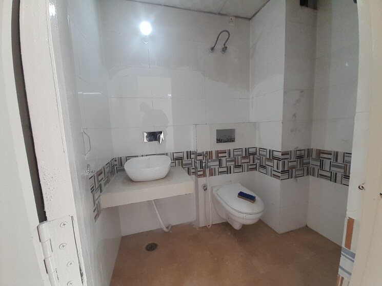 Bathroom, la-prisma 4 Bedroom 2090 Sq.Ft. Apartment In Dhakoli Zirakpur 8944403